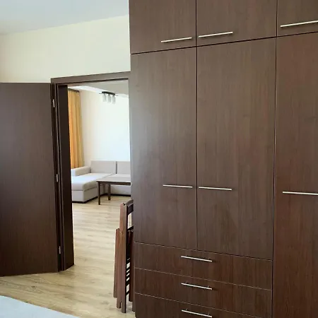 аппартамент Pines Apartment